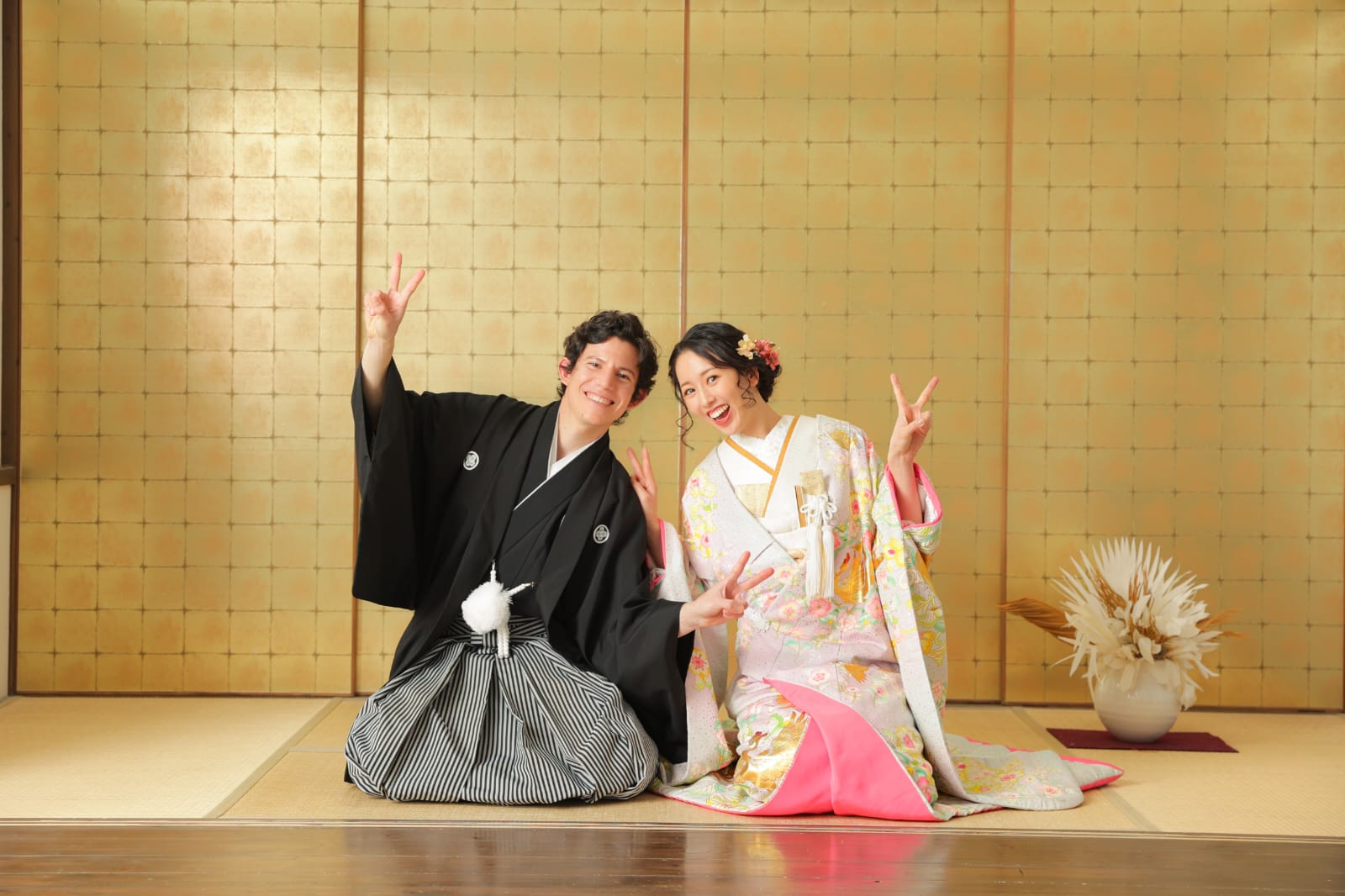 José y su esposa en boda japonesa